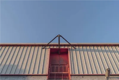 สำรวจความทนทานของระบบหลังคาโลหะตะเข็บยืน